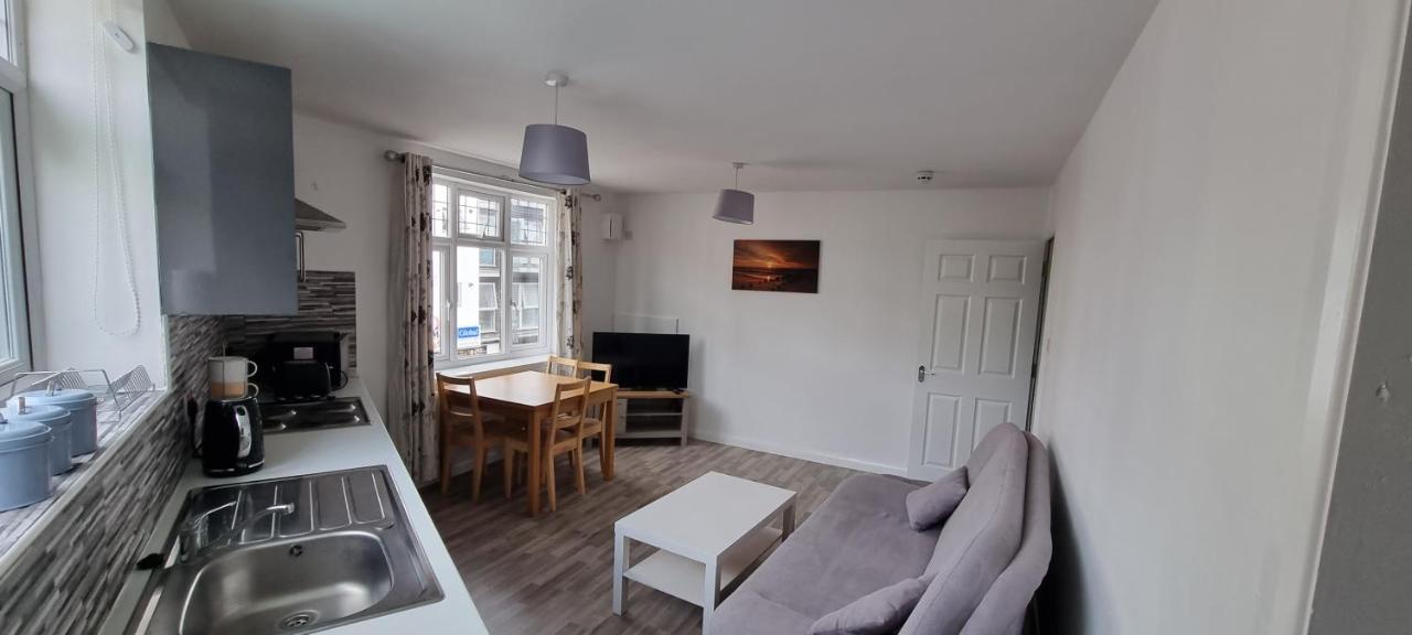 Vh Premier Flat 3 Apartment Gillingham  Bagian luar foto