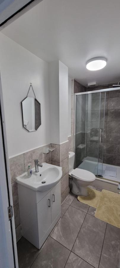Vh Premier Flat 3 Apartment Gillingham  Bagian luar foto
