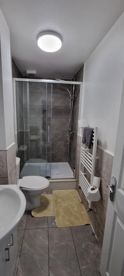 Vh Premier Flat 3 Apartment Gillingham  Bagian luar foto