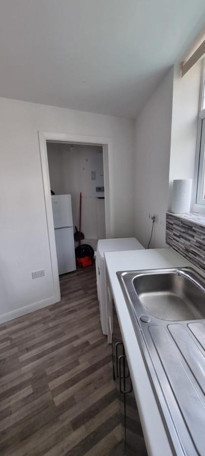 Vh Premier Flat 3 Apartment Gillingham  Bagian luar foto